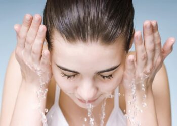 Những lưu ý khi áp dụng các bước để làm sạch da